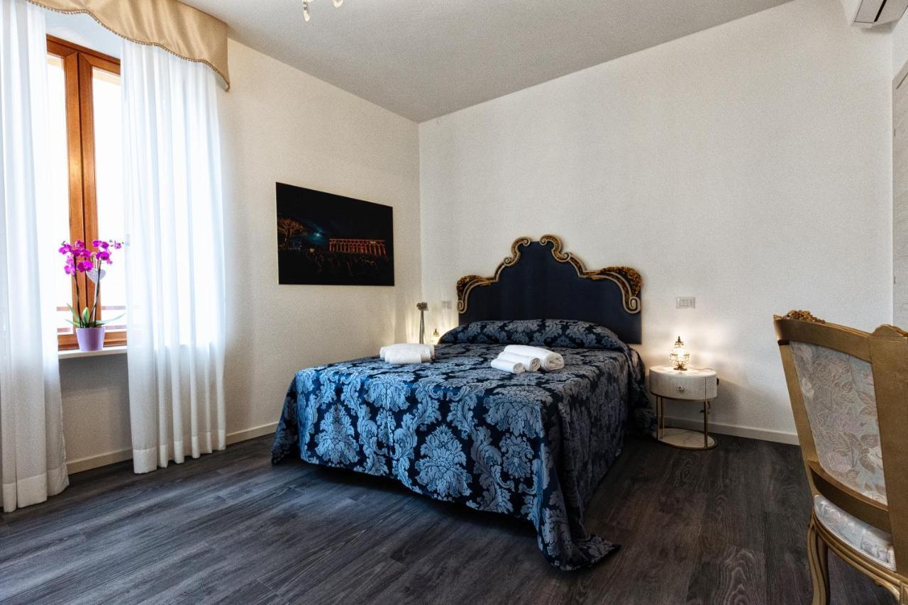 Hotel Sinfonia 23 à Ravenne Extérieur photo