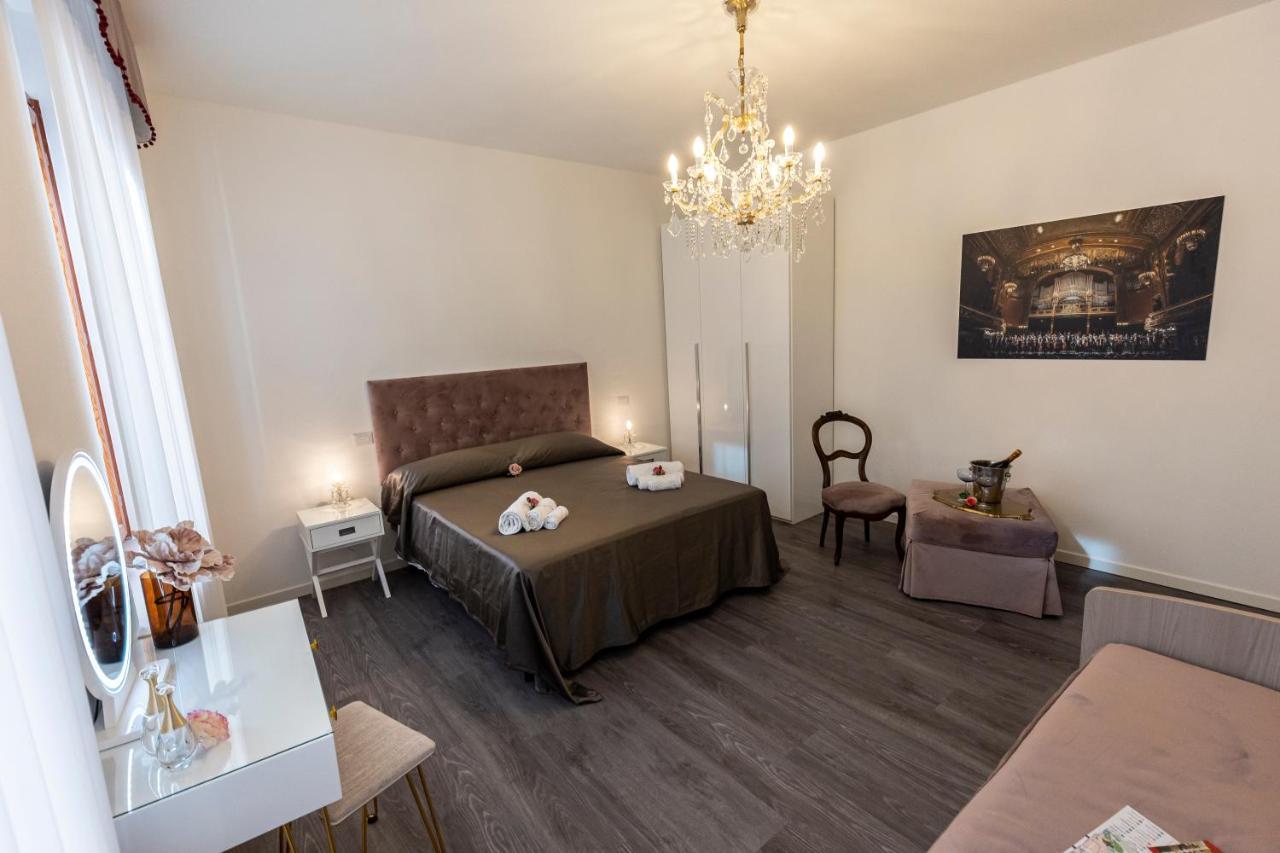 Hotel Sinfonia 23 à Ravenne Extérieur photo